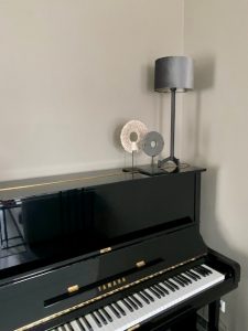 Piano ornament op voet velvet tafellamp