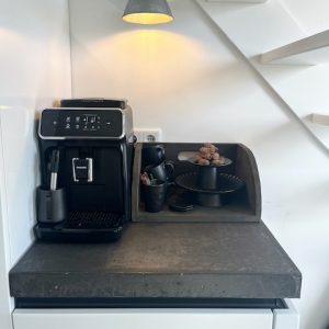 Philips koffiezetapparaat koffiehoekje aanrecht grijs aanrechtblad